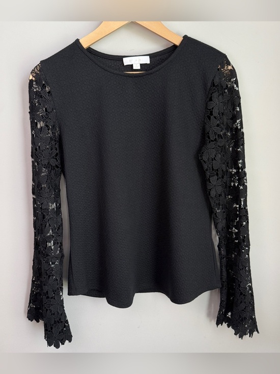 Eri & Ali Tops - Eri + Ali Black Floral Lace Bell Sleeve Top Textured Mixed Media Dark Academia S